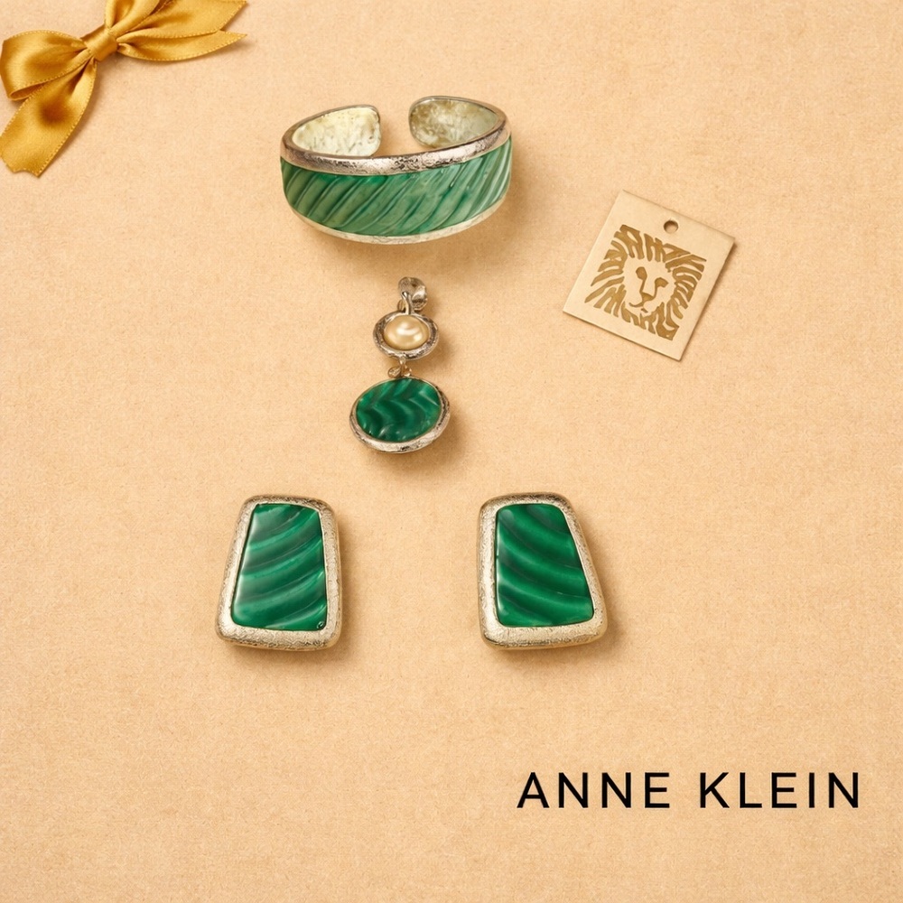 Anne Klein Vintage Green Silver Jewelry Set